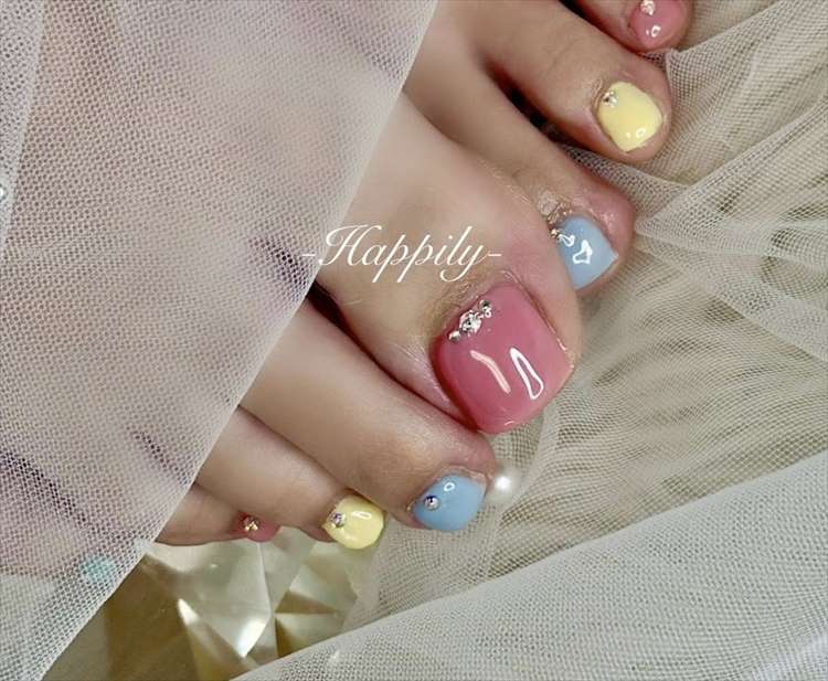 カラフルフットネイル