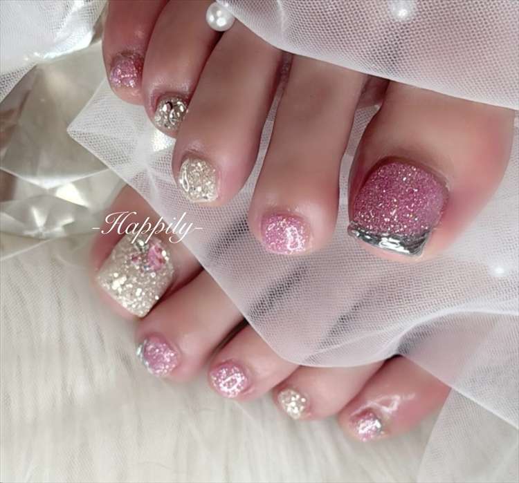 ピンク×シルバーフットネイル
