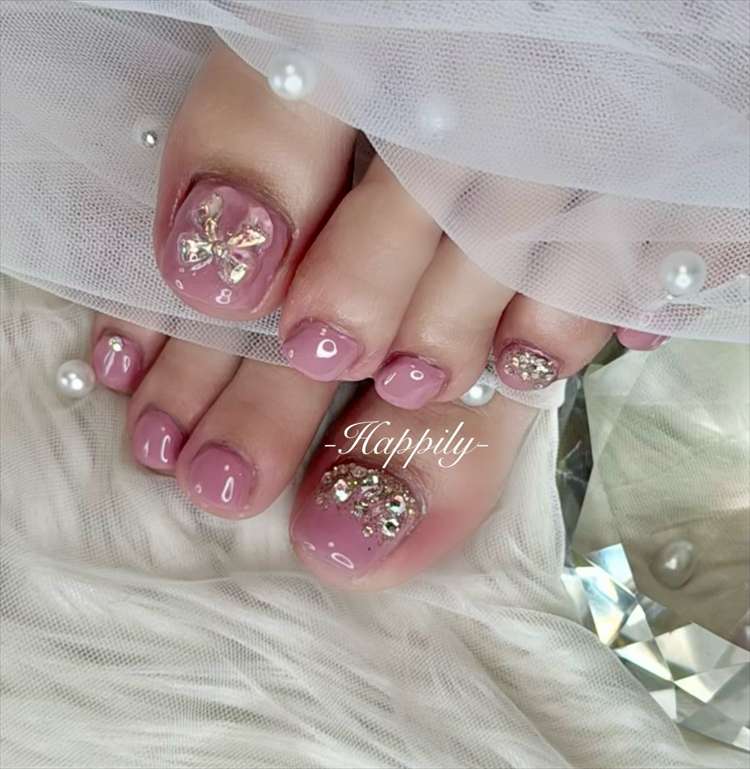 くすみピンクフットネイル