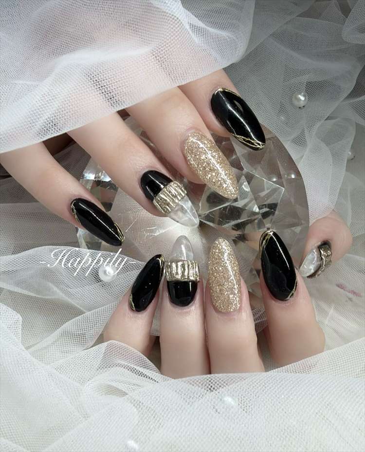 ブラック×ゴールド