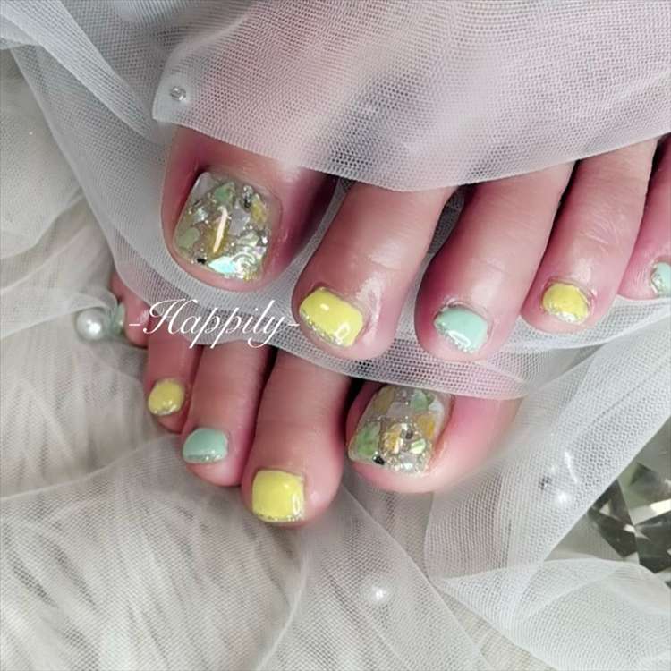 春色カラーフットネイル