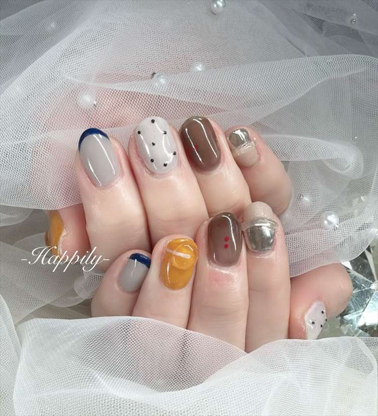 黄色とネイビー