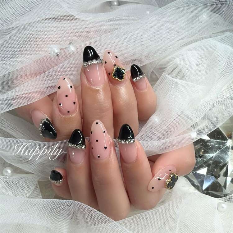 黒フレンチとドット