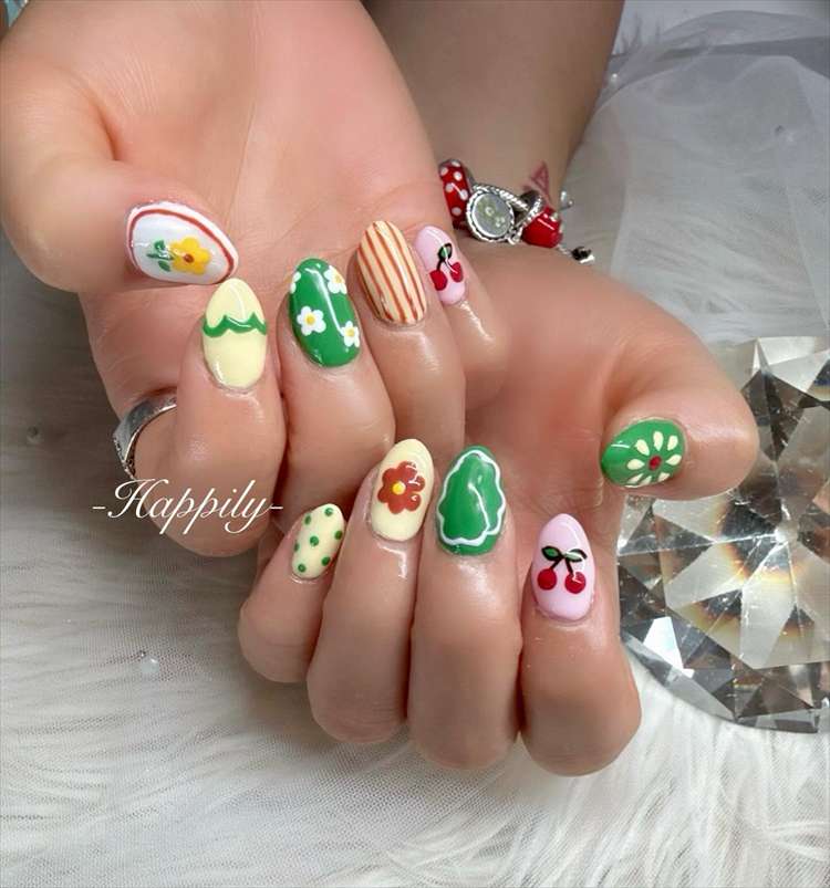 ポップなネイル