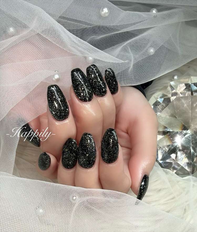 ブラック＋フラッシュネイル